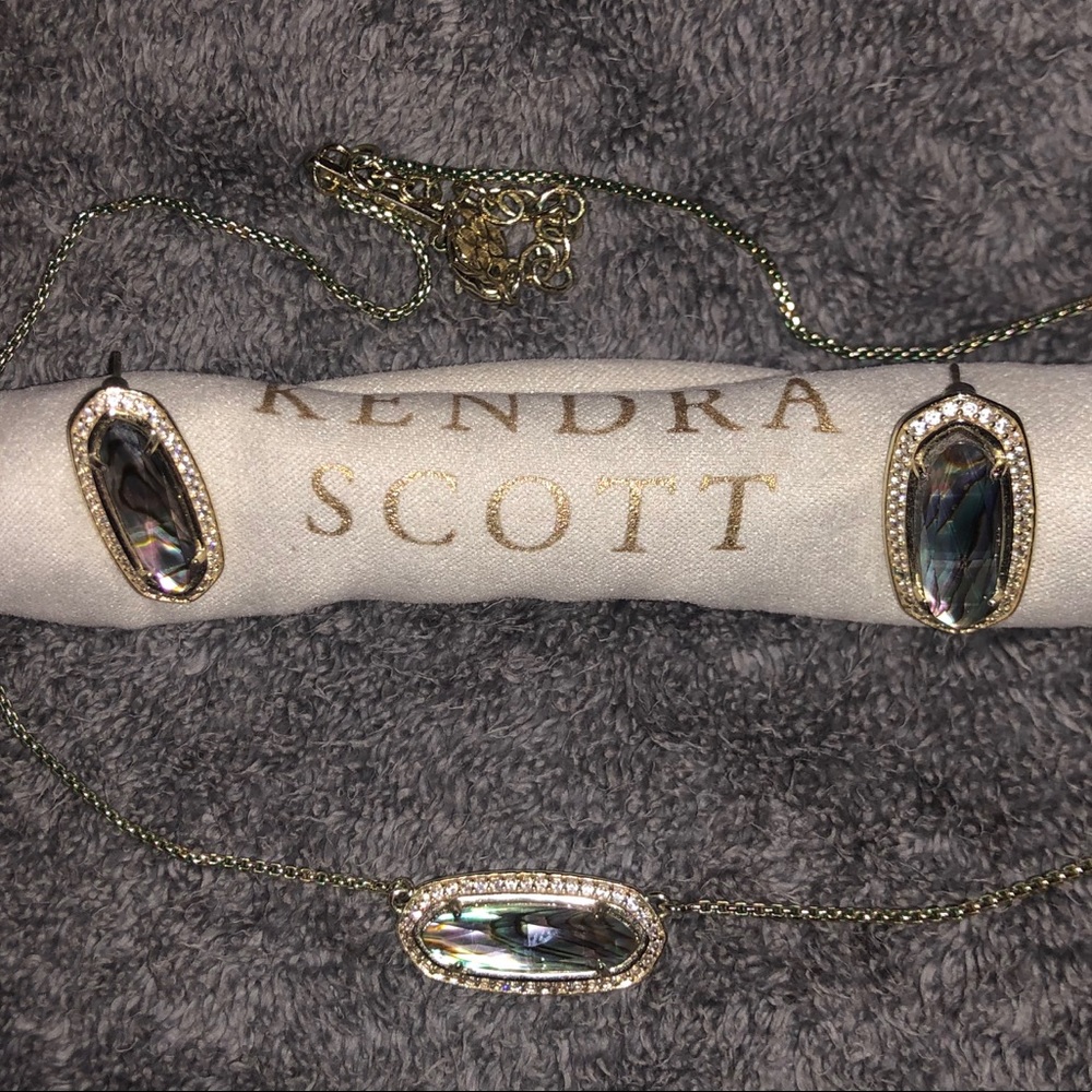 Kendra Scott necklace and earrings